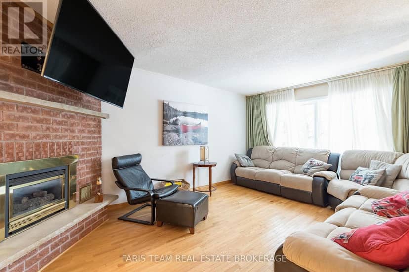 51 Beck Boulevard — photo 14 of 36