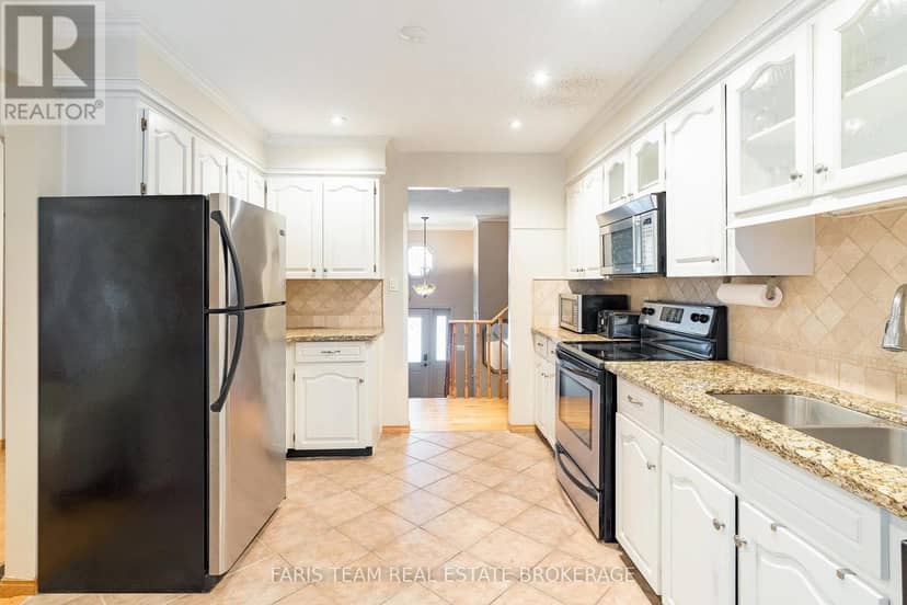 51 Beck Boulevard — photo 9 of 36