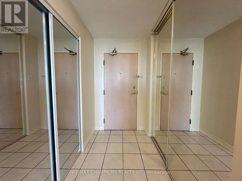 1204 - 400 Webb Drive, Mississauga, photo 4