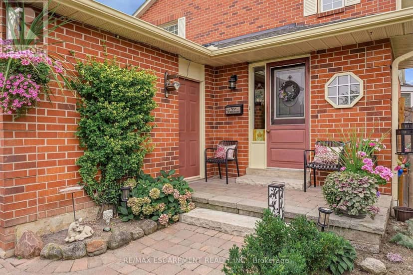 607 Clover Park Crescent, Milton, photo 3