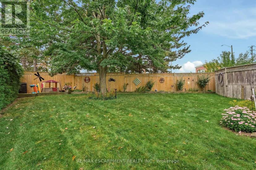607 Clover Park Crescent — photo 38 of 40