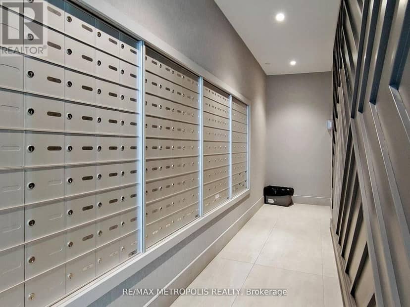 401 - 200 Lagerfeld Drive — photo 33 of 35