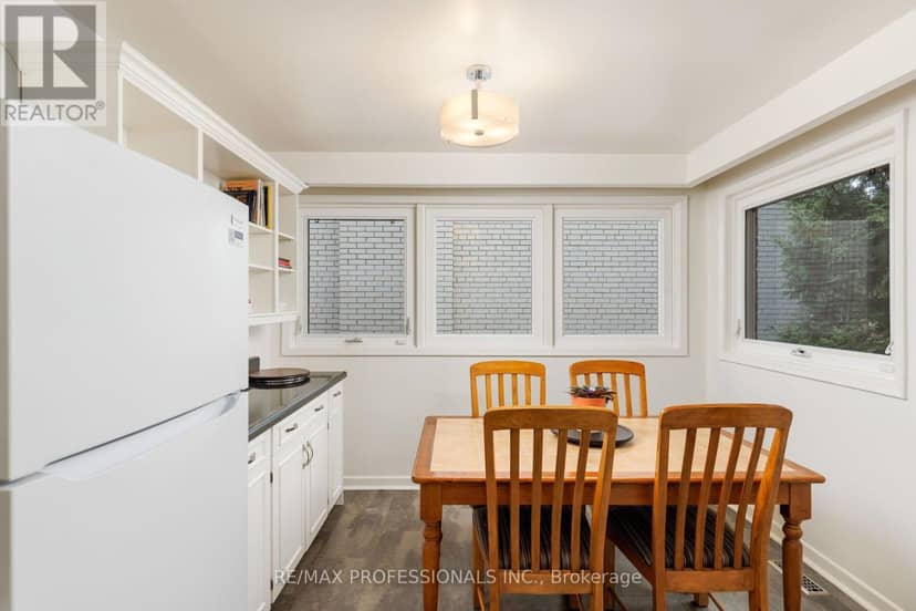 36 Thicket Road — photo 15 of 40