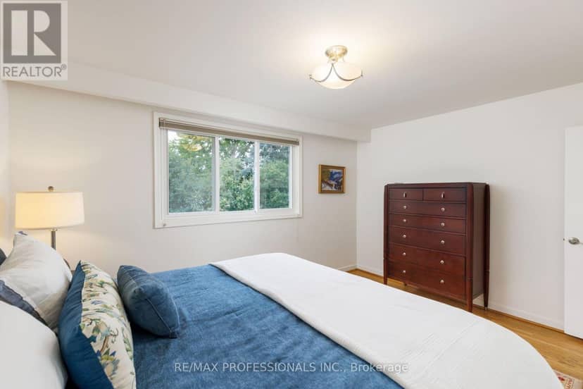 36 Thicket Road — photo 21 of 40