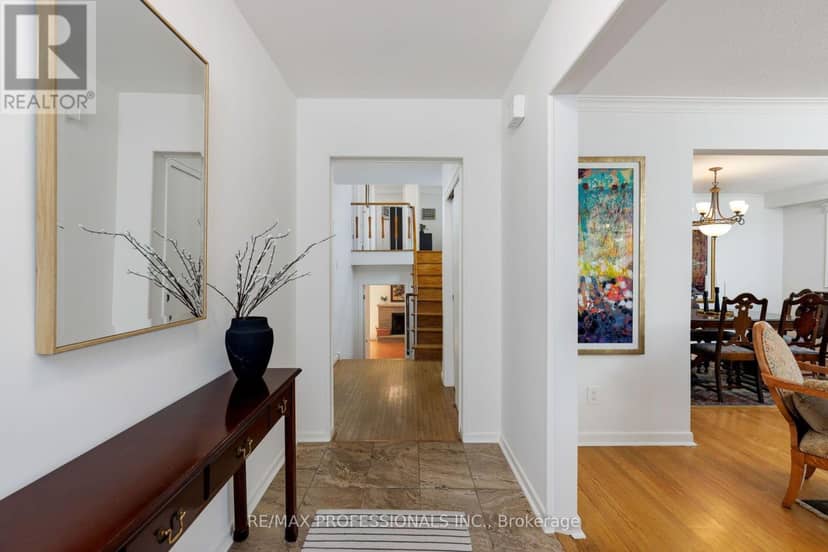 36 Thicket Road, Toronto, photo 5