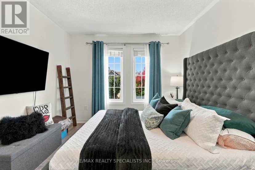 1108 Cumming Boulevard — photo 15 of 37