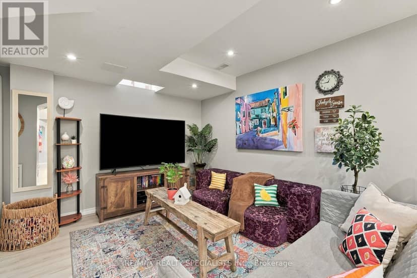 1108 Cumming Boulevard — photo 25 of 37