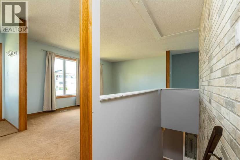 3408 52 Avenue — photo 10 of 40