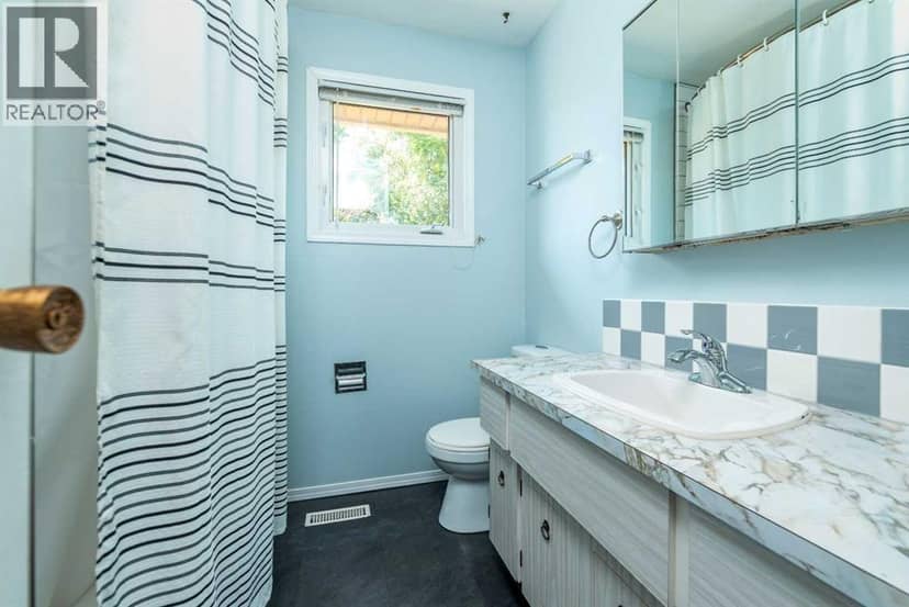 3408 52 Avenue — photo 12 of 40