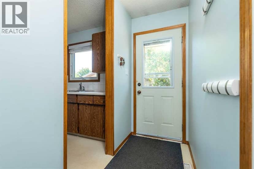 3408 52 Avenue — photo 11 of 40