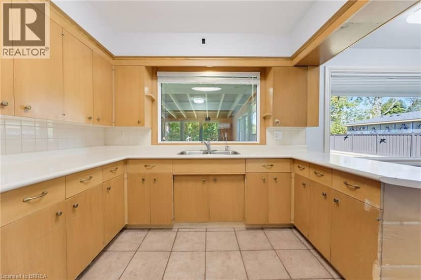 11 BELHOLME Avenue — photo 13 of 40