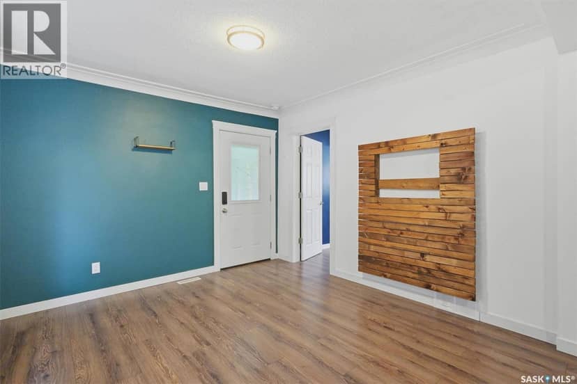 720 Walmer ROAD — photo 12 of 34