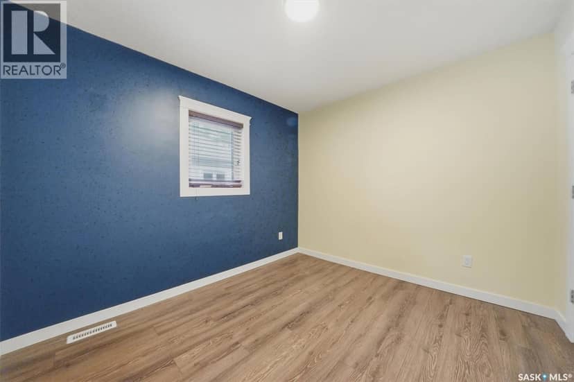 720 Walmer ROAD — photo 18 of 34