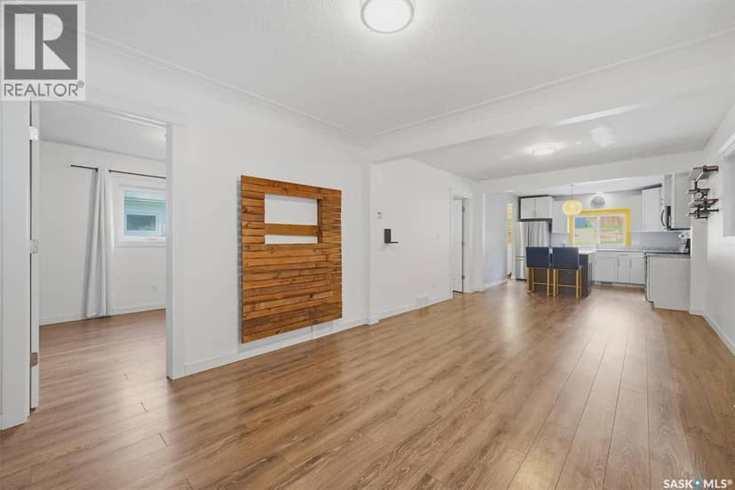 720 Walmer ROAD — photo 13 of 34