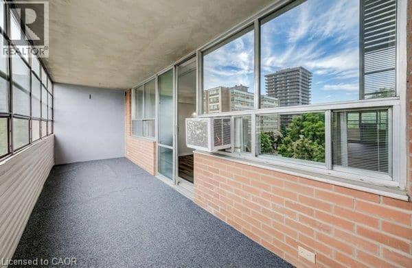 65 WESTMOUNT Road N Unit# 412 — photo 17 of 31
