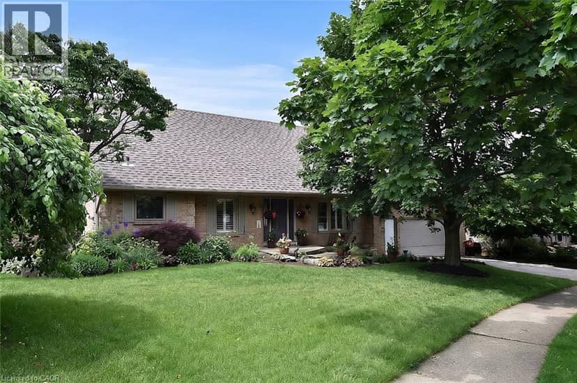 34 HOWARD Boulevard, Waterdown