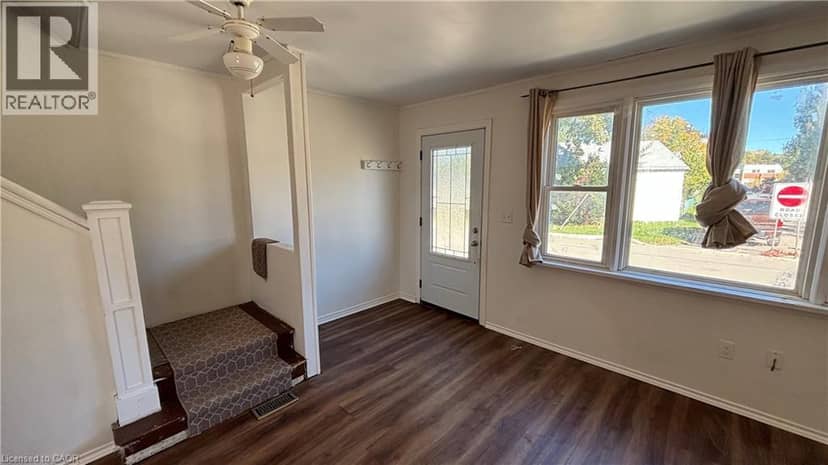 152 KENT Street N, Simcoe, photo 2