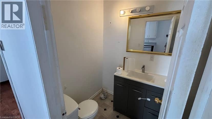 152 KENT Street N — photo 9 of 23