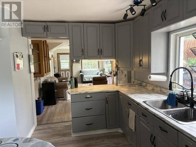 43 Penno RD — photo 2 of 34