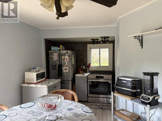 43 Penno RD — photo 4 of 34