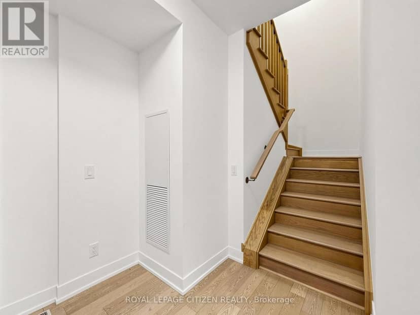 104 - 1063 Douglas McCurdy Comm — photo 28 of 40