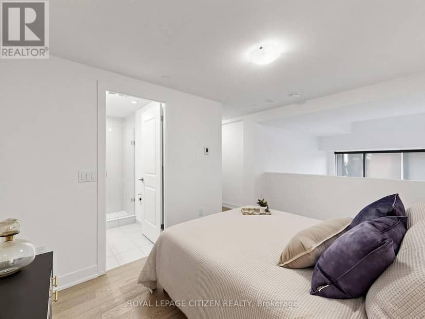 104 - 1063 Douglas McCurdy Comm — photo 34 of 40