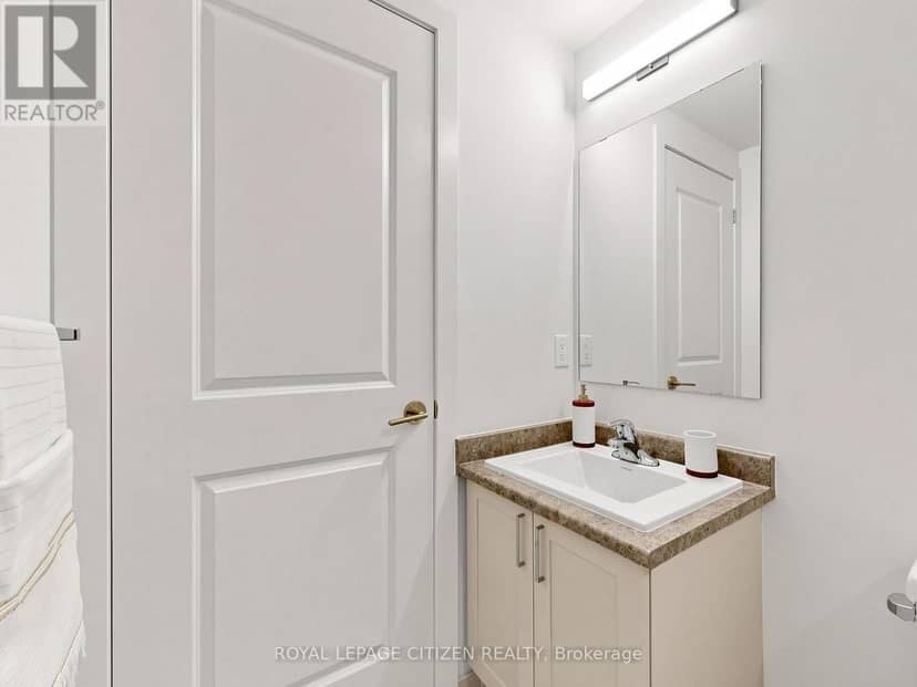 104 - 1063 Douglas McCurdy Comm — photo 36 of 40