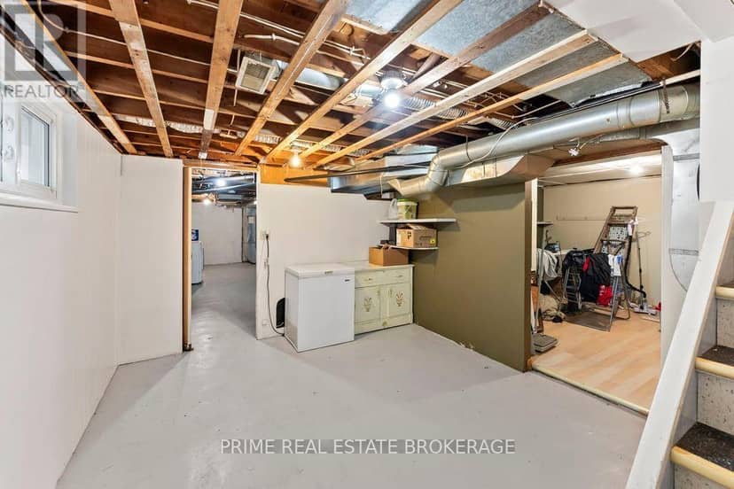 586 Victoria Street — photo 22 of 32