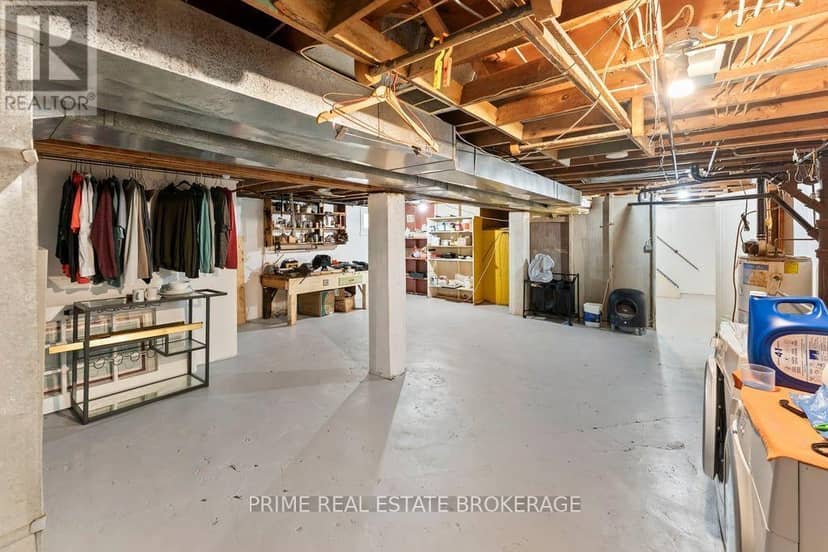 586 Victoria Street — photo 25 of 32