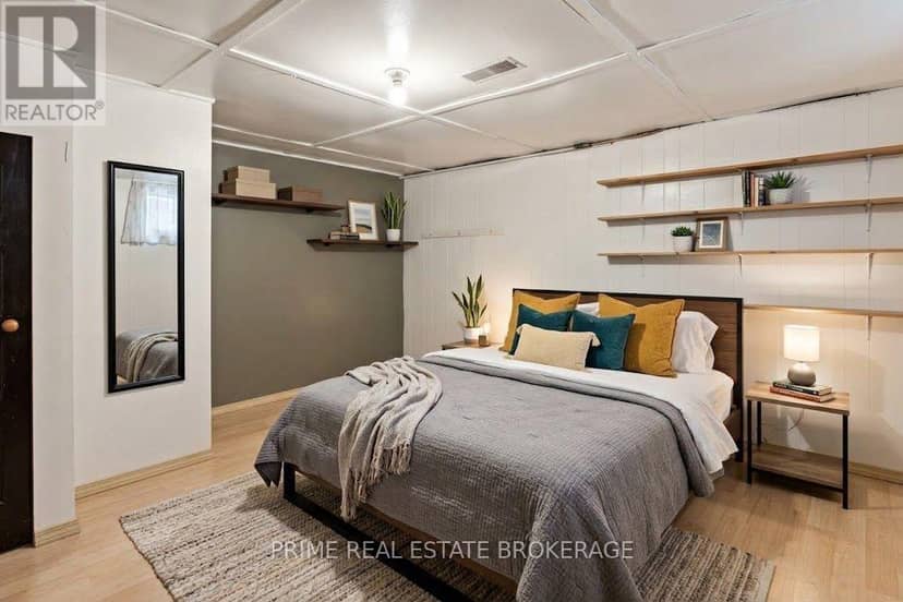 586 Victoria Street — photo 21 of 32