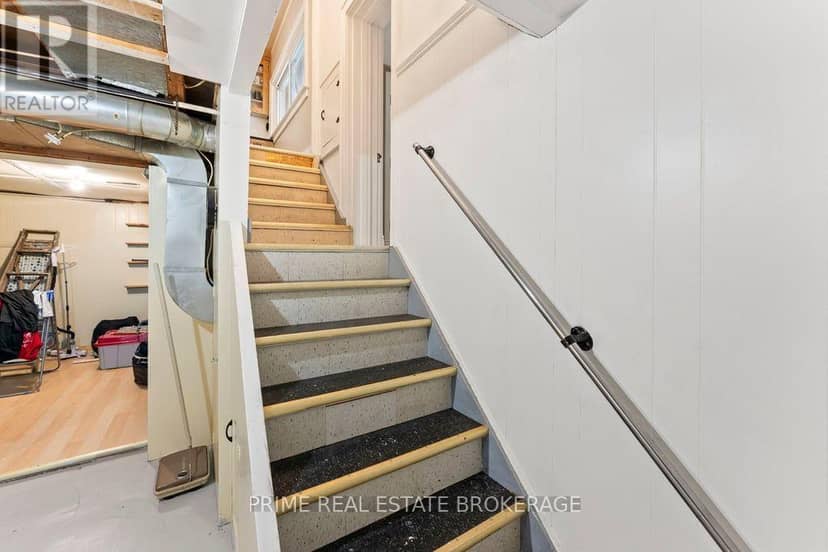 586 Victoria Street — photo 27 of 32