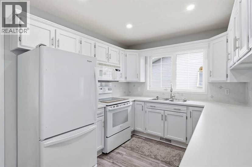 4014 Shannon Drive — photo 11 of 33