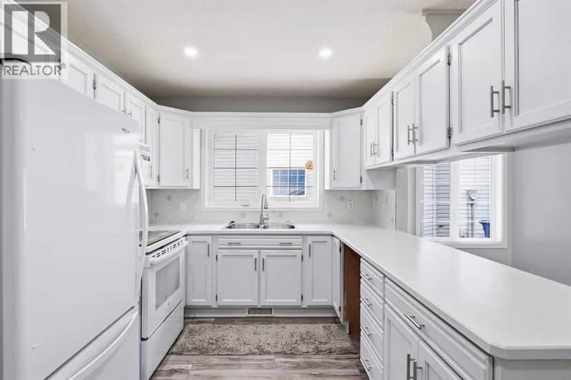 4014 Shannon Drive — photo 9 of 33