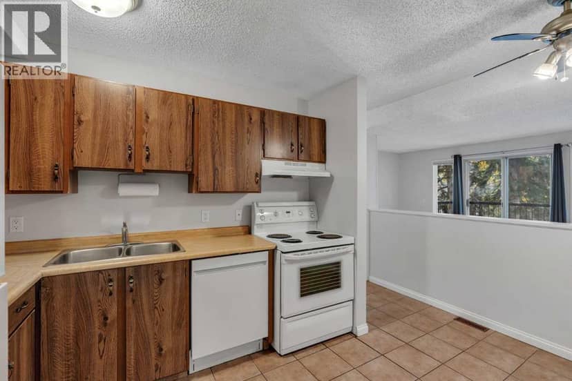 16, 643 4 Avenue NE — photo 13 of 27