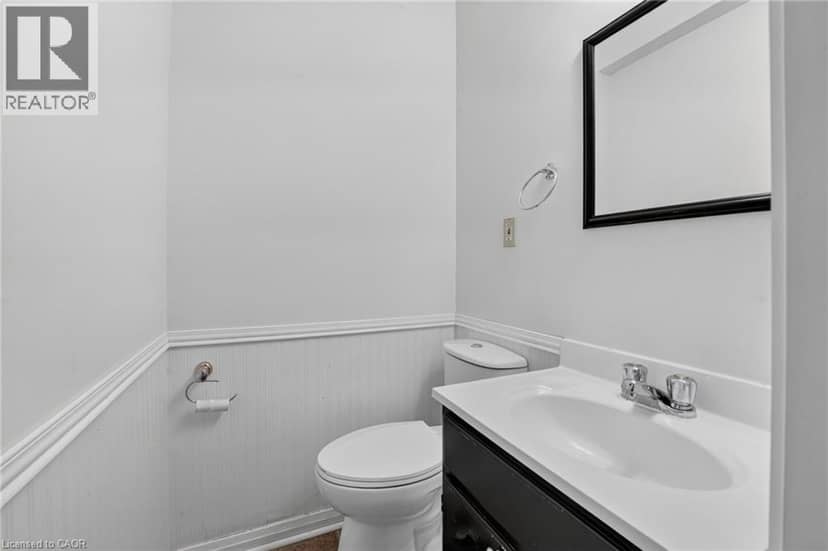 213-215 MAPLE Street — photo 14 of 40