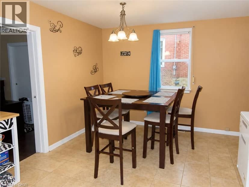 213-215 MAPLE Street — photo 38 of 40