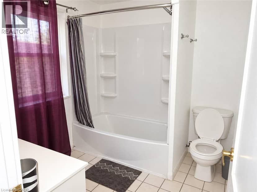 213-215 MAPLE Street — photo 39 of 40