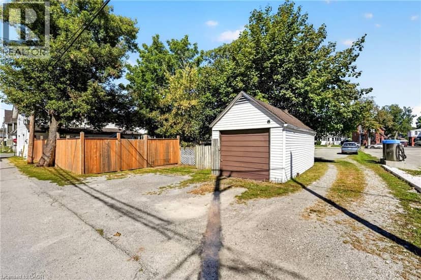 213-215 MAPLE Street — photo 40 of 40