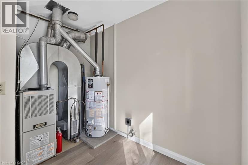 213-215 MAPLE Street — photo 18 of 40