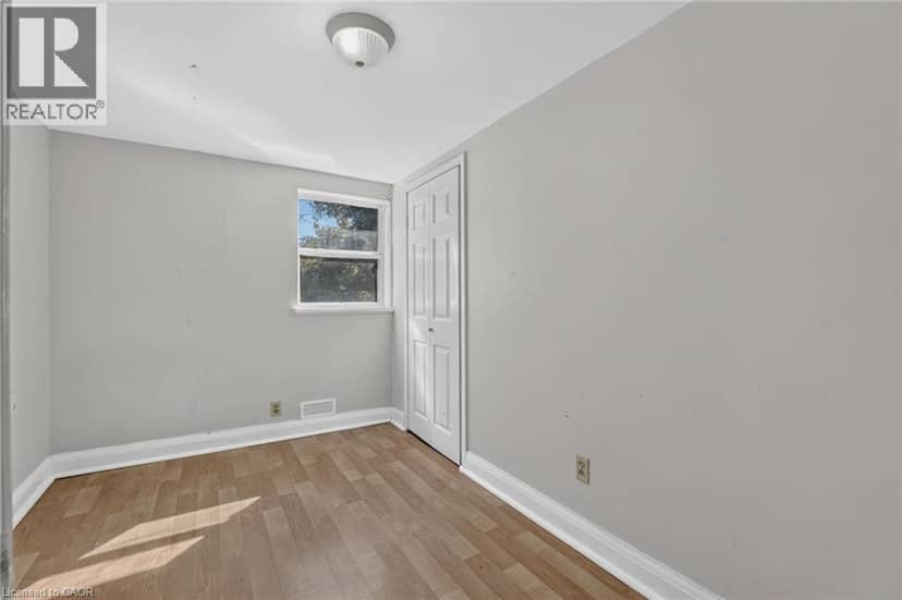 213-215 MAPLE Street — photo 25 of 40