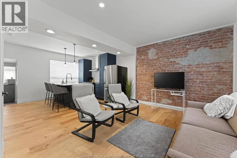 1261 Monmouth Road, Windsor, photo 5