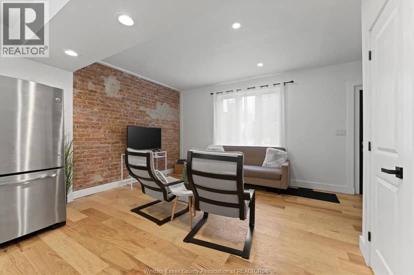 1261 Monmouth Road, Windsor, photo 7