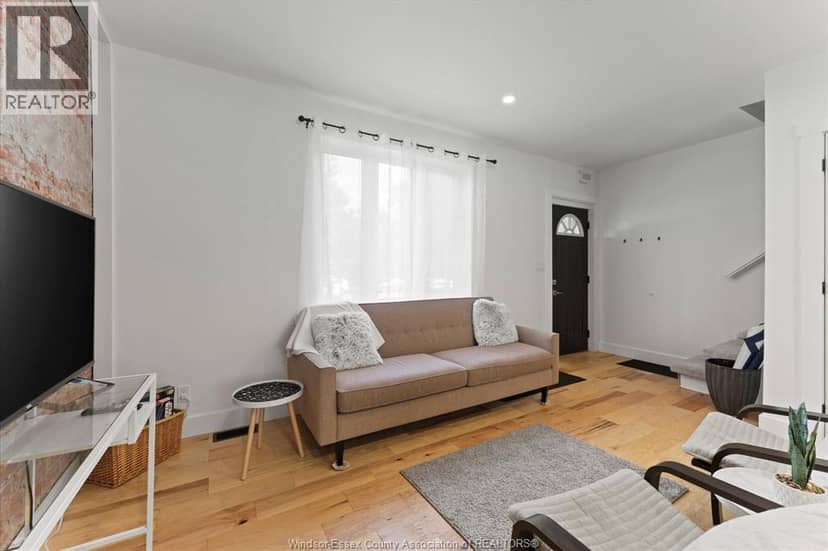 1261 Monmouth Road, Windsor, photo 8