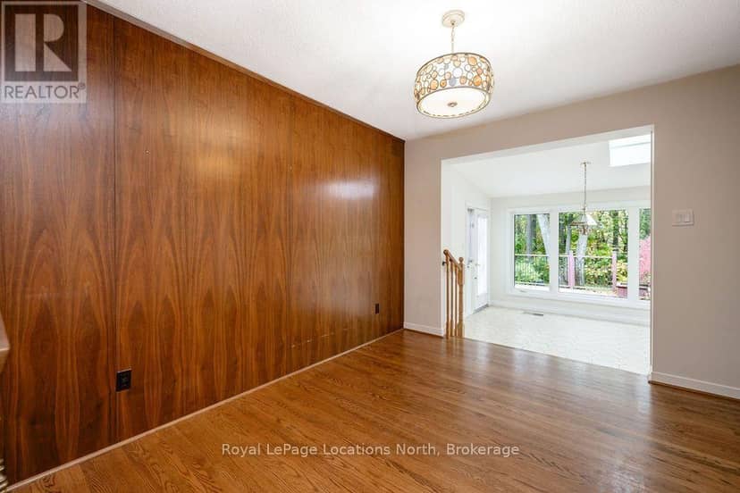 9 Vine Crescent — photo 11 of 40