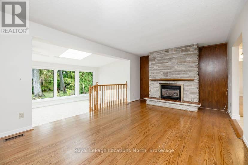 9 Vine Crescent — photo 14 of 40