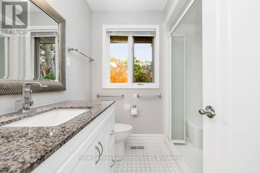 9 Vine Crescent — photo 20 of 40