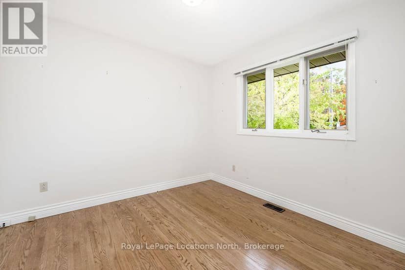 9 Vine Crescent — photo 21 of 40