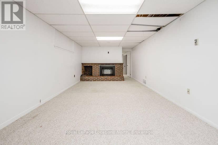 9 Vine Crescent — photo 30 of 40