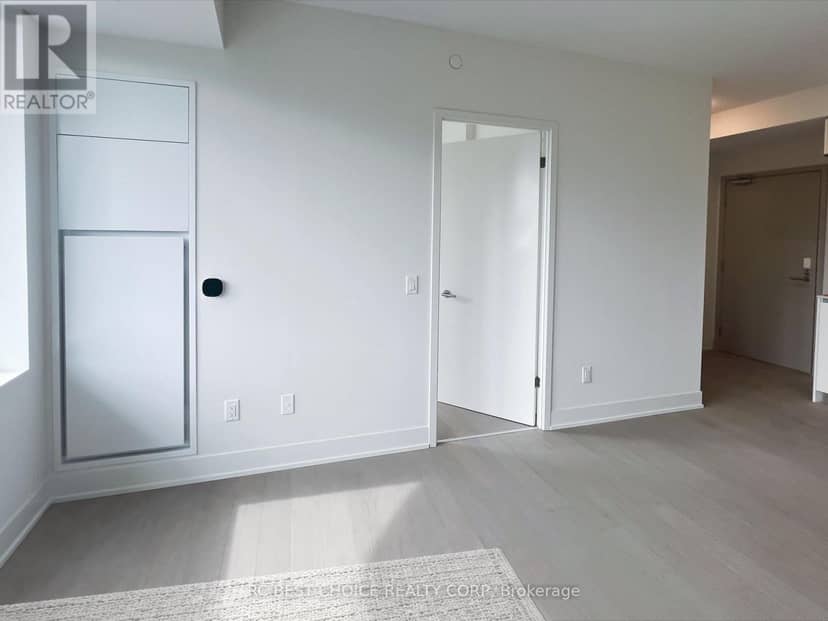 503 - 322 Dupont Street — photo 4 of 20