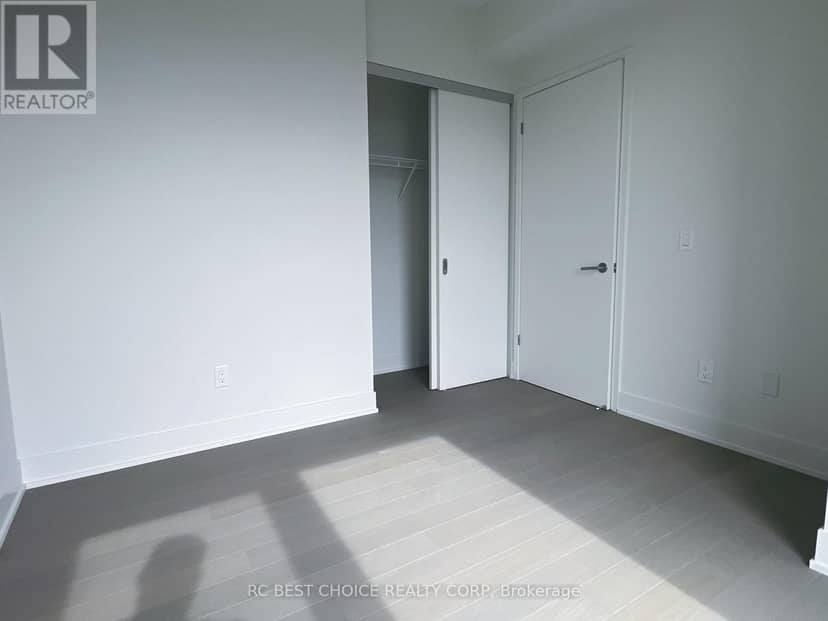 503 - 322 Dupont Street — photo 9 of 20